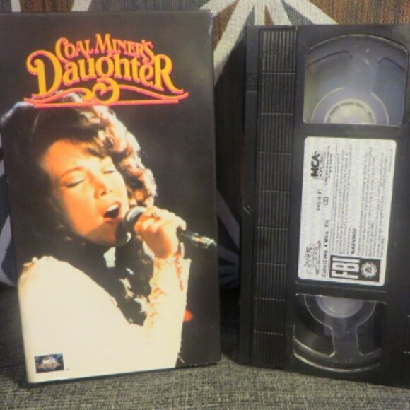 COAL MINERS DAUGHTER - 1980 - VHS (1990 Release) - Picture 9 of 9
